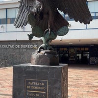 Photo taken at Facultad de Derecho by Oscar G. on 8/13/2022