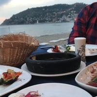 Das Foto wurde bei Öztürk Kolcuoğlu Ocakbaşı Restaurant von merve Ş. am 4/27/2018 aufgenommen