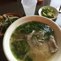 Photo taken at PhoNatic Vietnamese Cuisine by Stephanie E. on 8/14/2016