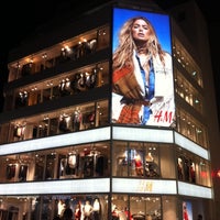 H M 広島市の衣料品店