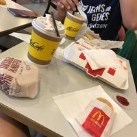 Photo taken at McDonald&amp;#39;s by Isabel M. on 11/30/2019