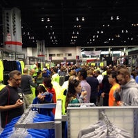 Photo taken at 2013 Bank Of America Chicago Marathon Expo by Jason S. on 10/12/2013