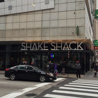 Photo taken at Shake Shack by Bill C. on 12/27/2014