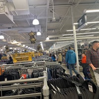 Photo taken at Columbia Sportswear Employee Store by Yue L. on 12/4/2022