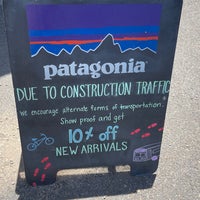 Foto tirada no(a) Patagonia Outlet por Yue L. em 5/28/2023