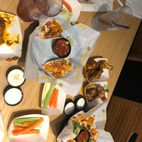 Photo taken at Buffalo Wild Wings by Yue L. on 12/2/2018