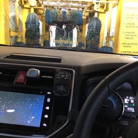 Photo taken at Rush Automatic Car Wash by TOB4B1 on 2/18/2019