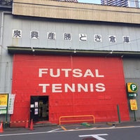 Photo taken at GINZA de FUTSAL 勝どきスタジアム by たくまん on 7/8/2017