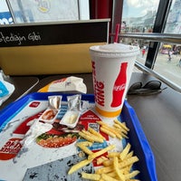 Photo taken at Burger King by Ertuğrul Y. on 5/27/2022