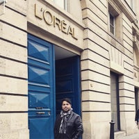 Photo taken at L&amp;#39;Oréal Professionnel by Cassio L. on 3/13/2015
