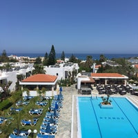 Foto diambil di Kyknos Beach Hotel oleh Vasilis T. pada 4/19/2016