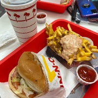 Photo taken at In-N-Out Burger by Alejandro H. on 10/22/2022