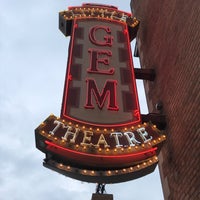 รูปภาพถ่ายที่ Gem &amp;amp; Century Theatres โดย Alejandro H. เมื่อ 8/28/2017