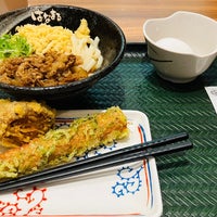 Photo taken at Hanamaru Udon by クゥちぃ on 8/20/2023