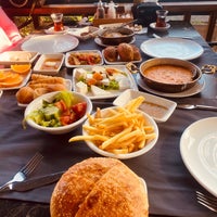 รูปภาพถ่ายที่ Fatsalı Hünkar Restoran โดย Burcu เมื่อ 1/1/2024