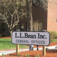 รูปภาพถ่ายที่ L.L.Bean Corporate Offices โดย Crystal M. เมื่อ 5/8/2015