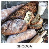 รูปภาพถ่ายที่ Shooga โดย SHOOGA c. เมื่อ 5/4/2016