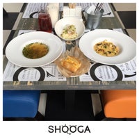 Das Foto wurde bei Shooga von SHOOGA c. am 4/8/2016 aufgenommen