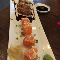 Снимок сделан в Naru Restaurant &amp;amp; Sushi Bar пользователем George J. 12/12/2015