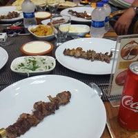 รูปภาพถ่ายที่ Cağ Kebabı Servet Usta โดย Muhammed D. เมื่อ 8/26/2017