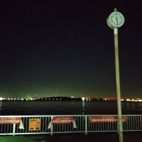 Photo taken at 若洲海浜公園 釣場 by redcrazycat on 11/21/2022