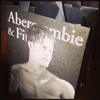 abercrombie and fitch fox valley