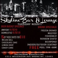 Foto tirada no(a) Skyline Bar &amp;amp; Lounge por Nina M. em 6/11/2014