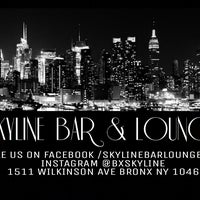 Foto tirada no(a) Skyline Bar &amp;amp; Lounge por Nina M. em 5/12/2014