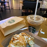 Photo taken at Starbucks by เต๋าเต๋า🎲 on 3/6/2020