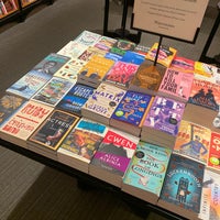 Photo taken at Waterstones by Nad&amp;#39;k@ on 8/5/2022