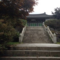 Photo taken at 백련사 (白蓮寺) by Byoungserb S. on 9/30/2014