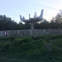 รูปภาพถ่ายที่ Orta Doğu Teknik Üniversitesi โดย Çağlar B. เมื่อ 5/14/2017