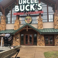 Foto tirada no(a) Uncle Buck&amp;#39;s Brewery &amp;amp; Steakhouse por Terrence S. em 2/23/2018