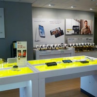 Photo taken at Sprint Store - Closed by Vinny V. on 2/19/2013