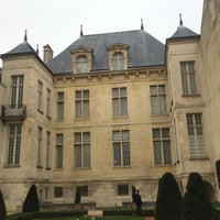 Photo taken at Jardin de l&amp;#39;Hôtel Donon by Huguette R. on 1/5/2019