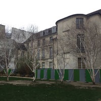Photo taken at Jardin Francs Bourgeois-Rosiers by Huguette R. on 1/5/2019