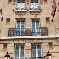 Снимок сделан в Hotel Lenox Montparnasse пользователем Huguette R. 7/14/2020