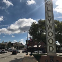 Photo taken at Hollywood Vertical Signpost by Emiel H. on 2/4/2017