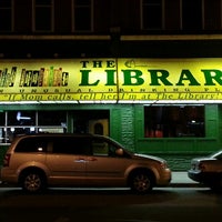 Foto tirada no(a) The Library Bar por Tony D. em 5/22/2014