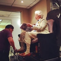 9/28/2014にKevin C.がSilver Shoe Repairで撮った写真