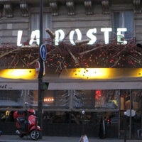 2/25/2014 tarihinde Le Café de La Posteziyaretçi tarafından Le Café de La Poste'de çekilen fotoğraf