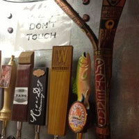 Foto diambil di Charleston Beer Exchange oleh Palmetto Brewing pada 4/29/2013