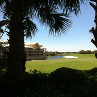 Das Foto wurde bei Kiva Dunes Resort &amp;amp; Golf von Stacy W. am 4/7/2012 aufgenommen
