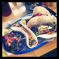 รูปภาพถ่ายที่ The Local Taco โดย Charlsie🔮 H. เมื่อ 7/14/2012
