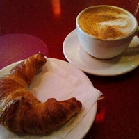 5/2/2012 tarihinde JulienFziyaretçi tarafından Caffè Art Java'de çekilen fotoğraf