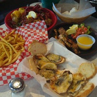 รูปภาพถ่ายที่ DANG! Crabs โดย Amy P. เมื่อ 5/27/2012
