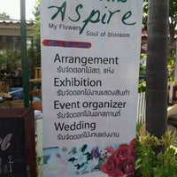 Photo taken at Aspire my Flowers by Mol S. on 4/29/2012