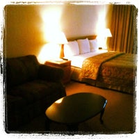 Photo taken at Wilshire Plaza Hotel by Tsuyoshi O. on 6/6/2012