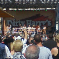 Photo prise au Dirty Harry&amp;#39;s Pub &amp;amp; Package par Robbie C. le3/17/2012