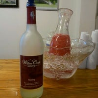 รูปภาพถ่ายที่ Willow Creek Winery โดย Brittnay H. เมื่อ 4/21/2012